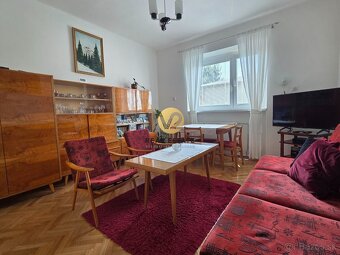 Na PREDAJ RD Zobor s krásnym pozemkom 941m2 - 12