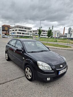 KIA Rio - 12
