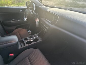 KIA SPORTAGE 2.0 crdi 4x4 A/T - 12