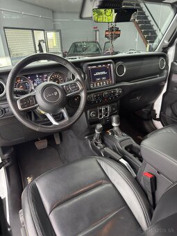 Predám Jeep Wrangler SAHARA 2.0T 4x4 DPH - 12