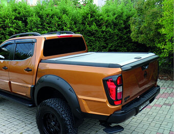 Hliníkovú roleta korby Nissan Navara D23, D40 - 12