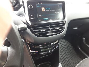 Peugeot 208 - 12