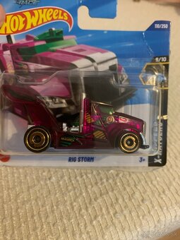 Hotwheels - 12
