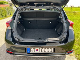 Toyota Auris 1,8 hybrid, r.v. 2016 - 12