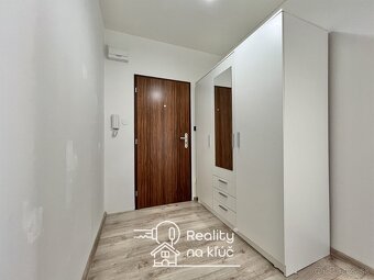 Na prenájom 2-izbový byt na sídlisku Juh v Nových Zámkoch - 12