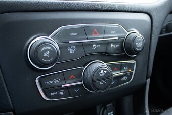 Dodge Charger 5.7 HEMI Samosvor - 12