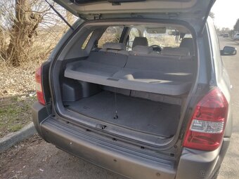 Hyundai Tuson 2.0 - 12