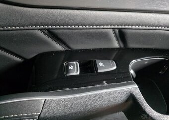 Kia Sorento 2.2-PREMIUM-DPH-7MÍST-TAŽ.2,5t - 12