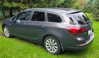 PREDÁM OPEL ASTRA J (2013) - 1.7 CDTI - SPOĽAHLIVÝ NAFŤÁK - 12