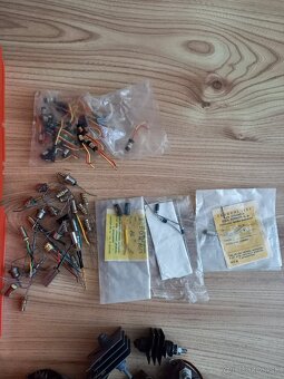 Stare radiotechnicke sučiastky - 12