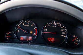 Nissan Pathfinder 3.0 V6 A/T 7MIEST - 12