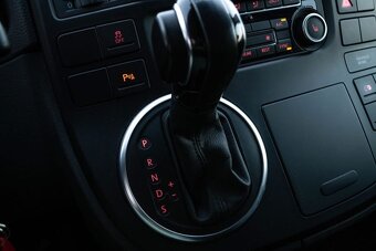 Volkswagen T6 Transporter - 12