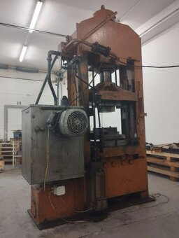 Použitý hydraulický lis LB 150, r. v. 1952 - 12