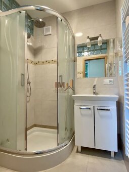 NA PRENÁJOM MODERNÝ ZREKONŠTRUOVANÝ 3i BYT S VEĽKÝM BALKÓNOM - 12