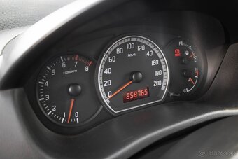 Suzuki Swift 1.3 benzin / TOP VÝBAVA / - 12