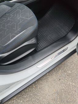 Predám Peugeot 2008 - 12