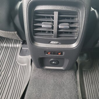 FORD Kuga PHE ST-Line X - 12