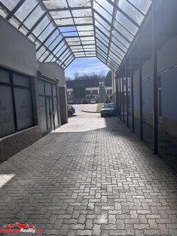 Na prenájom obchodno - kancelársky priestor v Dubnici nad Vá - 12