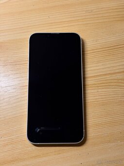 Apple iPhone 13 - 12