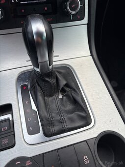 Volkswagen Touareg - 12