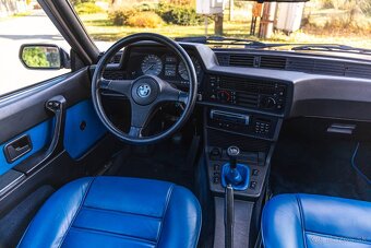 BMW 635CSi generace E24 1985 - 12