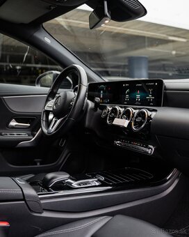 Mercedes-Benz CLA180 Shooting Brake - 12