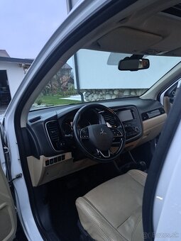 Mitsubishi Outlander 2.2 DI-D, r. 2016, 4x4 - 12