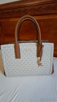 kožená kabelka michael kors Leila - 12