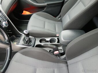 Hyundai i30 CW 1.6i CRDi  Family - 12