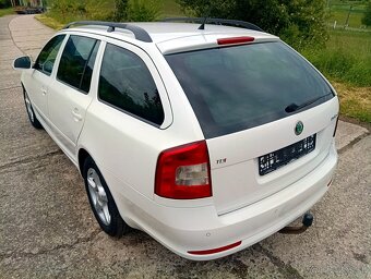 ŠKODA OCTAVIA COMBI II 2.0 TDI CR TOP 2012 - 12