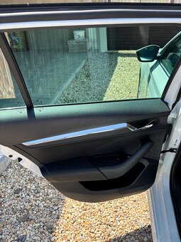 Škoda Octavia Combi 2.0 TDI SCR Style DSG - 12