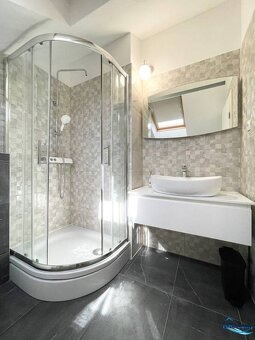 Šolta - nádherný zariadený apartmán s výhľadom na more - 12