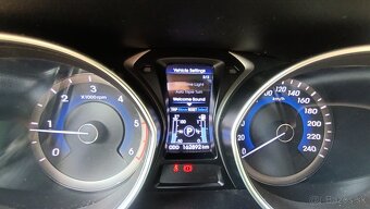 Hyundai i30 CW Kombi 1.6i CRDi HP 16V DOHC Style A/T - 12