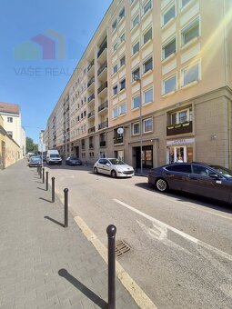 Na prenájom 1-izbový byt s balkónom, 27 m², Hollého, voľný o - 12