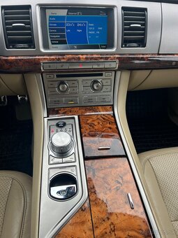Jaguar XF 2,7 D 152kw naj.197000km - 12