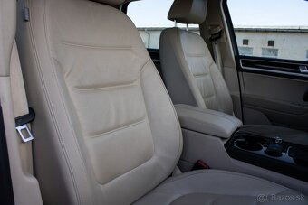 Volkswagen Touareg 3.0 TDI - 12