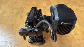 Canon EOS C300 Mark III - 12