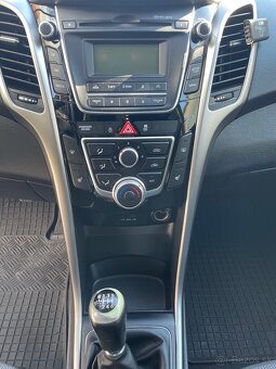 Hyundai i30 CW 1.6CRDi 81kw SK auto - 12