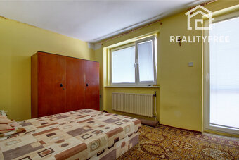 Na predaj: 3izbový rodinný dom s garážou , pozemok 757 m² -  - 12