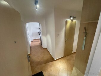 Dlhodobý prenájom 2-IZBOVÉHO BYTU (57m²) na SIHOTI 1 - 12