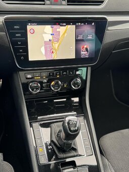 Škoda Superb 3 combi Sportline - 12