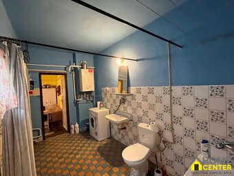 NA PREDAJ starší rodinný dom v tichej oblasti Komárna - 12