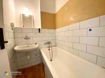 REZERVOVANÉ - Jednoizbový byt, Banská Bystrica, Sídlisko - 12