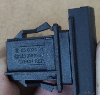 spínače, vypínače Octavia 2 - 12
