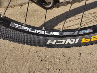 {41}  Horský bicykel Focus Black Forest 29r 2.0 (2013) - 12