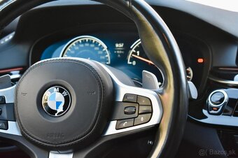 BMW 540i xDrive Touring - 12