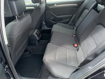 Volkswagen Passat Variant 1.5 TSI Business DSG r.v. 2022 - 12