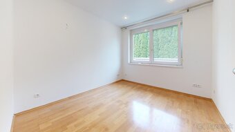 NA PREDAJ VEĽKÝ RODINNÝ DOM SENICA - 12