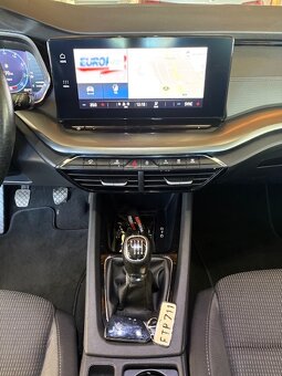 Predám Škoda OCTAVIA IV kombi, 2,0TDi, 85kw, 6R odpočet DPH - 12