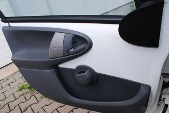 Toyota Aygo 1.0 benzín 95000km - 12